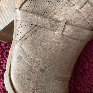 Baretraps Booties